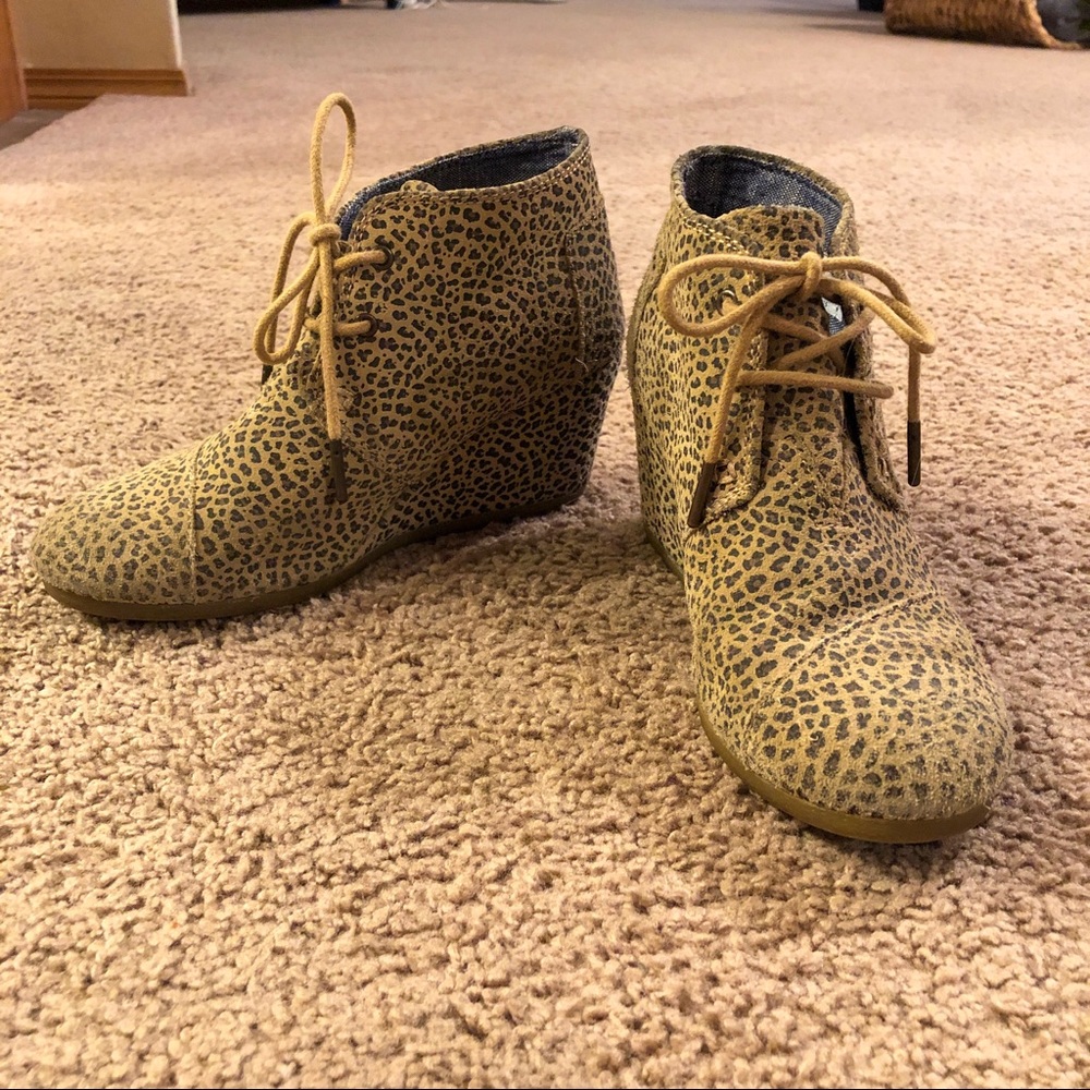 TOMS cheetah wedges